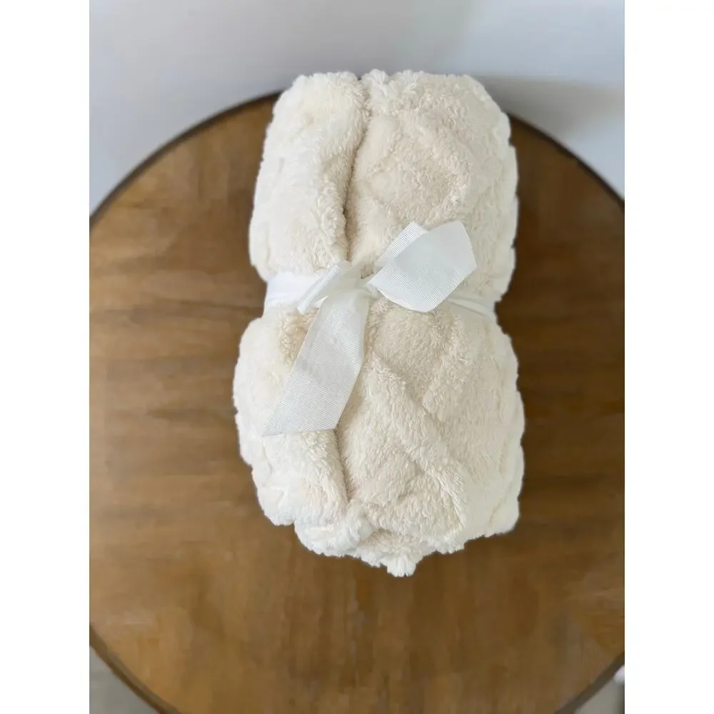 Premier Comfort Cozy Cable Knit Sherpa Throw 50x60 Ivory NWT Macy’s